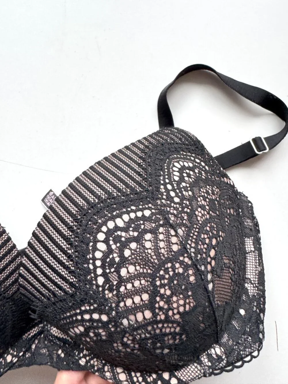 Lot of 2 VICTORIA'S SECRET Dream Angels Very Sexy Lace Push-Up Bras, Size 32DD - Picture 4 of 14